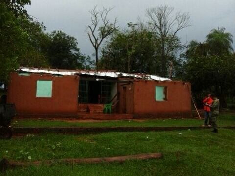 Dormitorios de esta vivienda quedaron sin techos. FOTO: GENTILEZA.