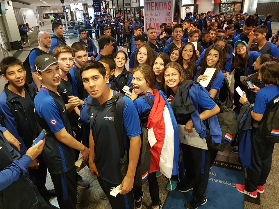 Desbordando optimismo viajó esta mañana la delegación paraguaya a Cochabamba, Bolivia. FOTO: Prensa COP