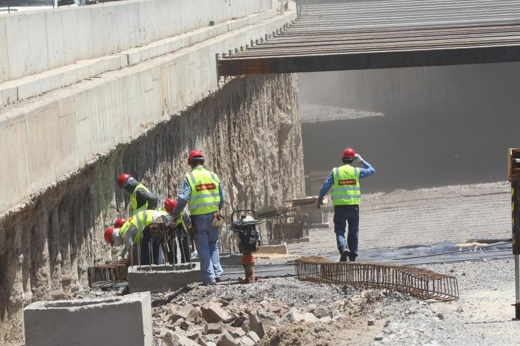 El pavimento del túnel tiene una extensión de 400 metros y en donde se cargará 2.500 metros cúbicos de hormigón.FOTO:PÁNFILO LEGUIZAMÓN