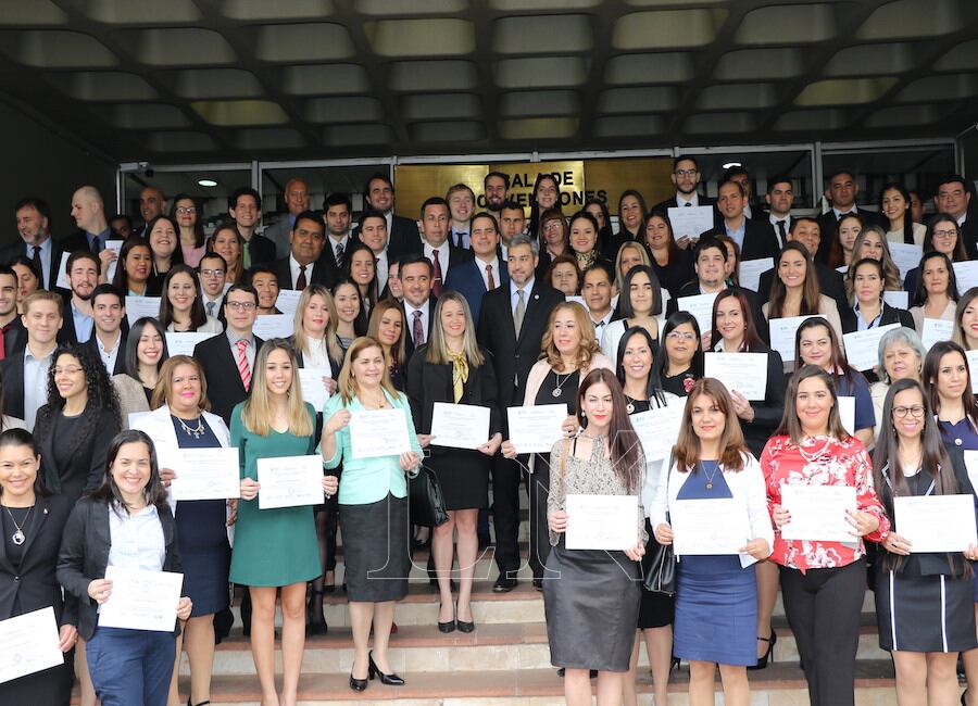 El programa Becal, iniciado en el gobierno anterior, se amplía cada vez más para beneficio de los jóvenes. Foto: Christian Meza.