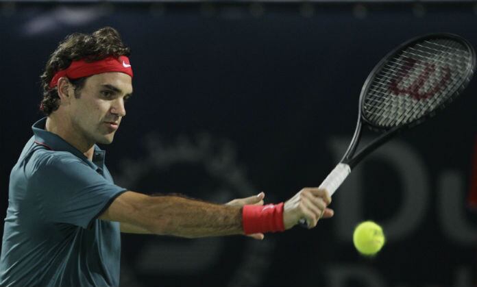 Roger Federer avanza en Basilea.