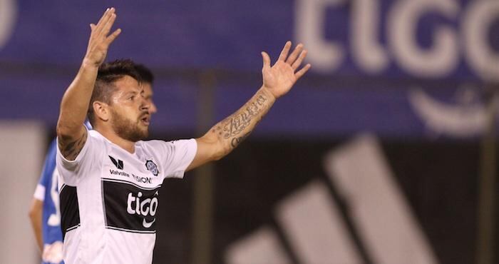 Carlos Acuña exjugador del Olimpia en cuestión.