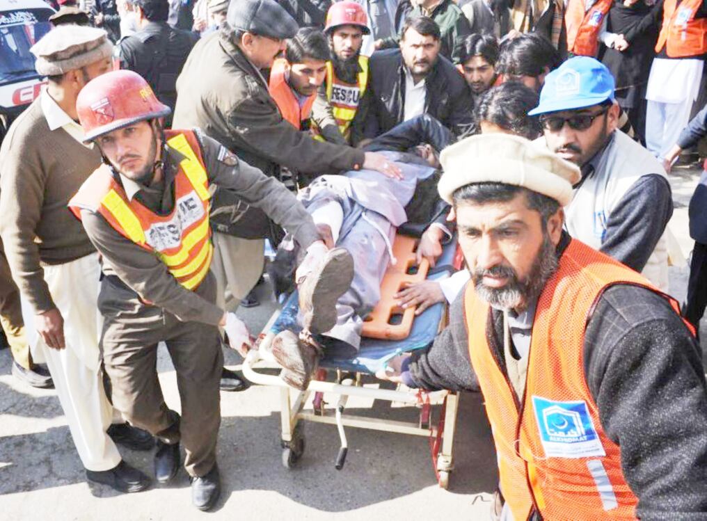 Pakistán: 21 muertos en ataque a universidad