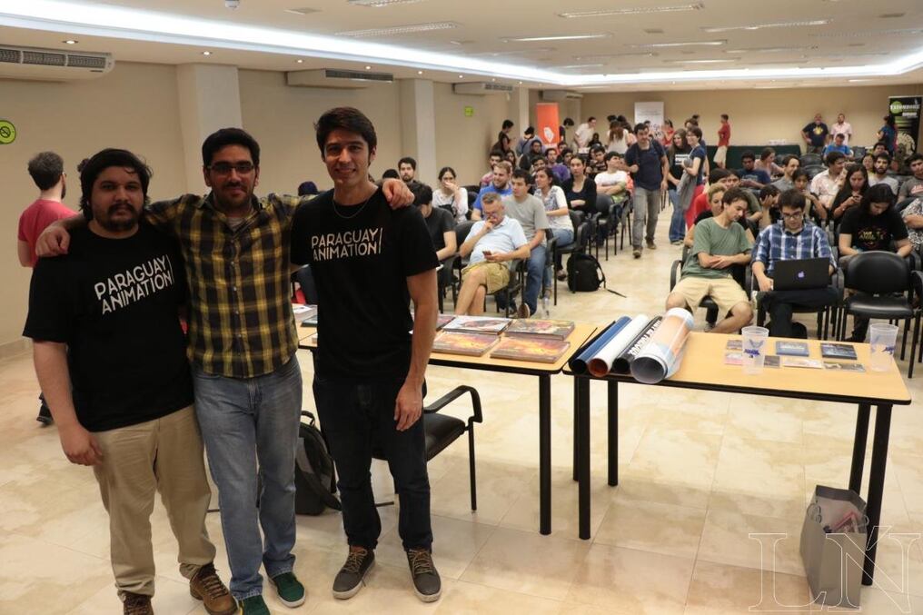 Rocko (Esteban Pedrozo), Ignacio Ochoa y Guillermo Careaga, poco antes de iniciar la charla.FOTO:OSVALDO ESCOBAR