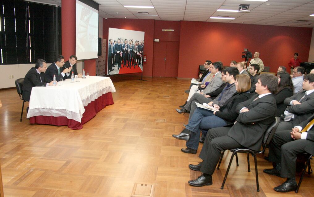 El evento se llevó a cabo ayer por la mañana en el MIC y contó con la presencia de empresarios. 
