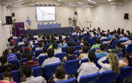 Universitarios paraguayos que están en Foz solicitan respuesta del Consultado porque atraviesan dificultades económicas. Foto: Gentileza.