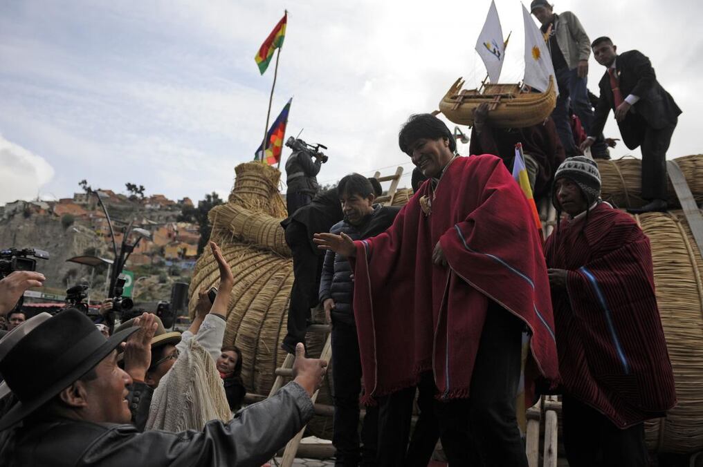 El presidente boliviano cerró el año con una popularidad de 49%, según sondeo de la encuestadora Ipsos. De vencer en los comicios de 2019, Morales permanecería en el poder hasta 2025. AFP.
