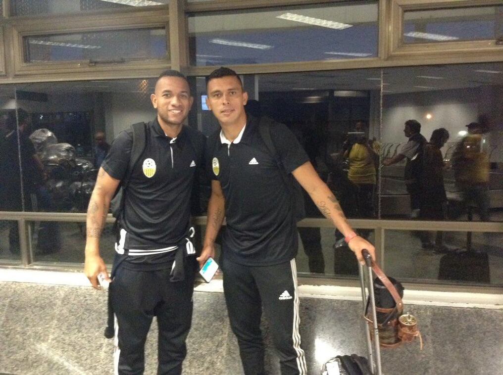 Víctor Aquino (der.) es la carta de gol de los aurinegros. Foto: Prensa Deportivo Táchira.