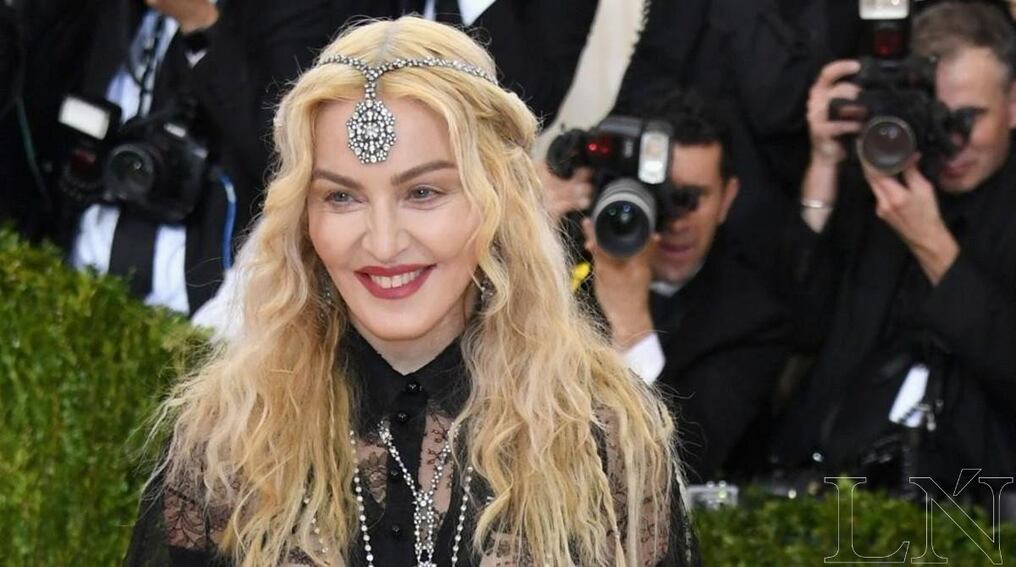 Madonna recorrió la ciudad y bailó música cubana, su visita dura hasta hoy.
