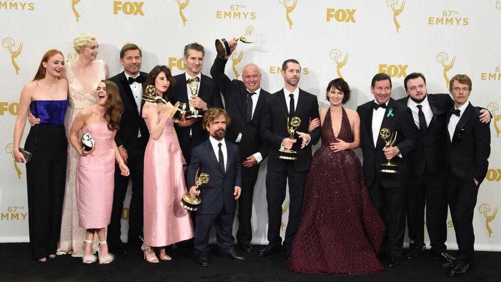 Parte del gran elenco de Juego de tronos que asistió a la gala de premiación.