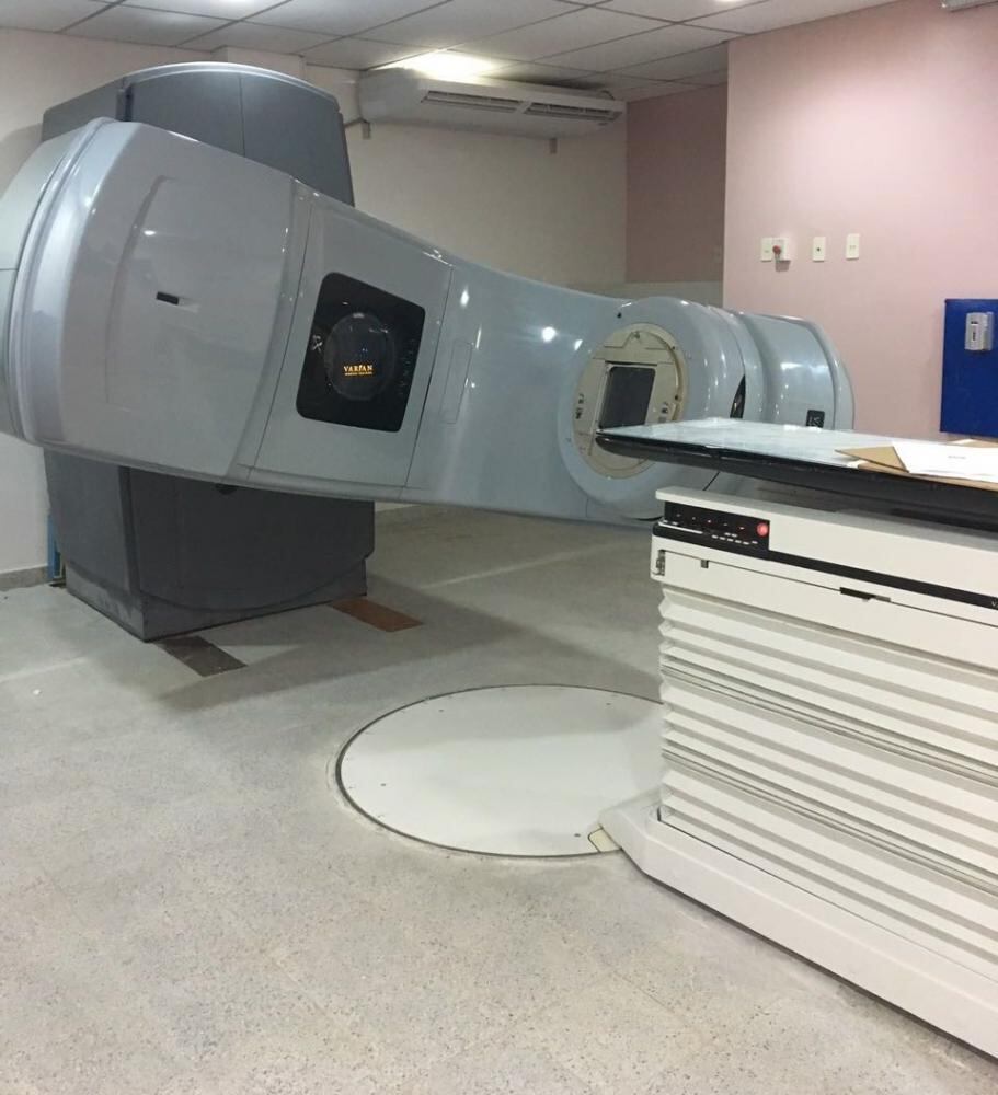 Se trata del acelerador lineal más moderno con el que hoy cuenta el país, de acuerdo con lo resaltado por el encargado del departamento de Radioterapia del INCAN, Dr. Aldo Torres.