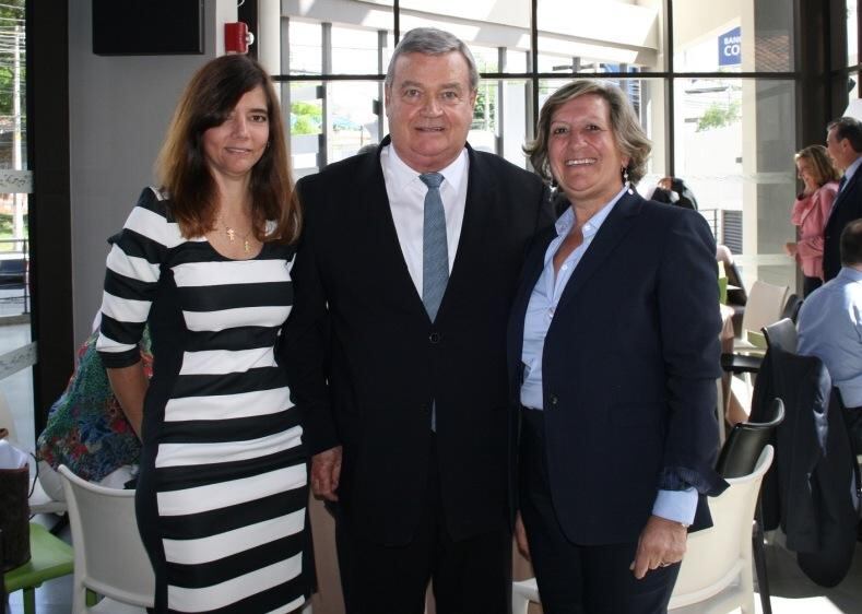 Mónica Orive, Raúl de Andrea y Pilar González de Frutos, presidenta de la FIDES.