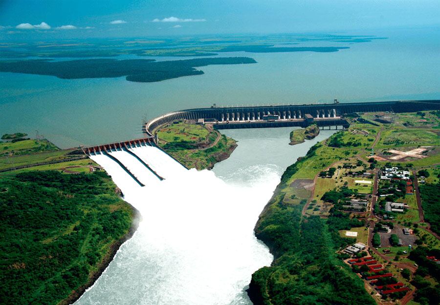 Paraguay busca llegar a un acuerdo con el Brasil con respecto a la venta de energía que produce Itaipú.