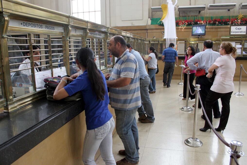 Existe acuerdo entre los gremios y sindicatos para ajustar el salario cada 1 año. 