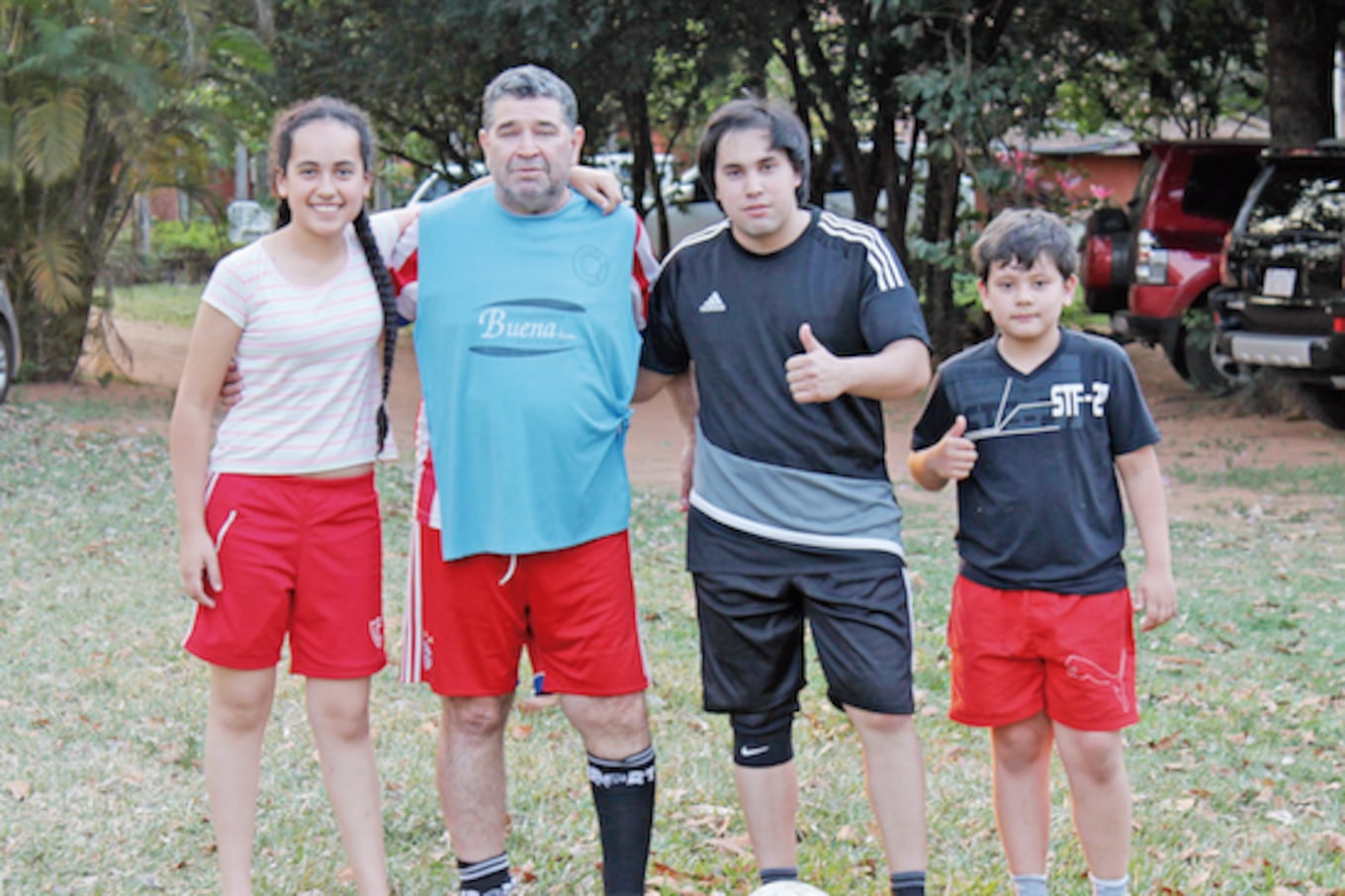 Niños, niñas y jóvenes acompañan en cada jornada.
