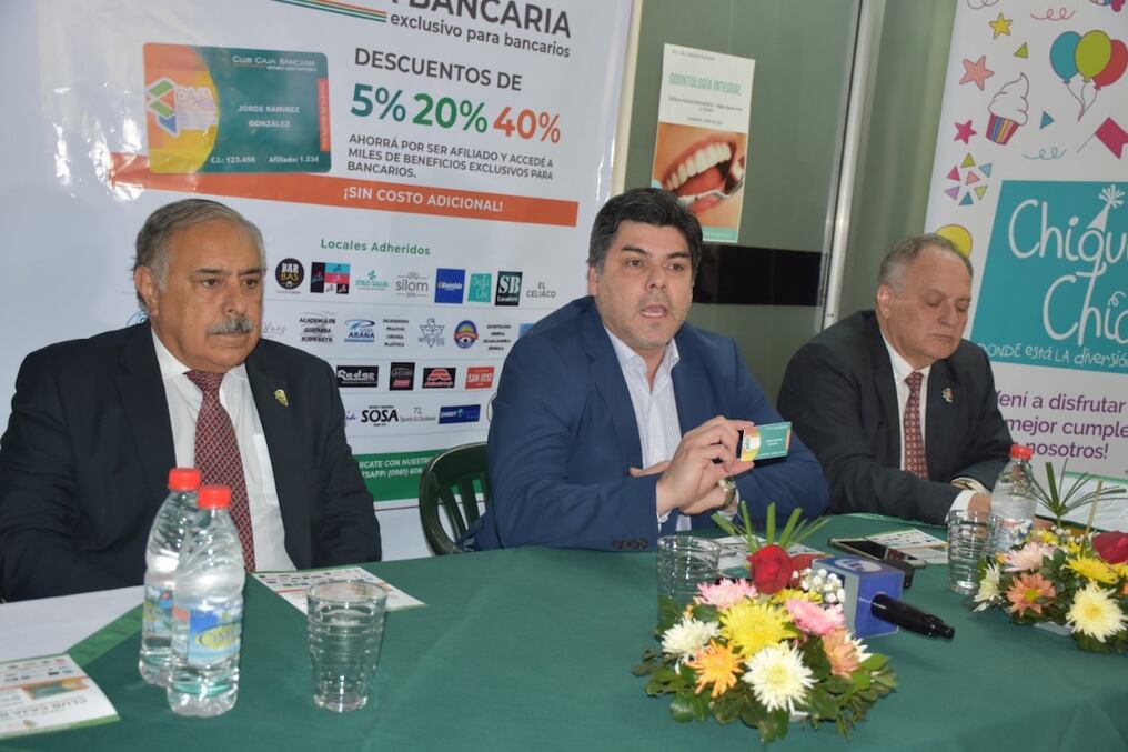 El presidente de la entidad, José Caballero, estuvo presidiendo la reunión informativa junto a Angel Chamorro y Xavier Hamuy. Foto: Gentileza