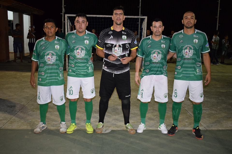 Andrés León, René y Gabriel Giménez, Marcos y Rubén Benítez, quinteto base de Villa Hayes. Foto: Gentileza.