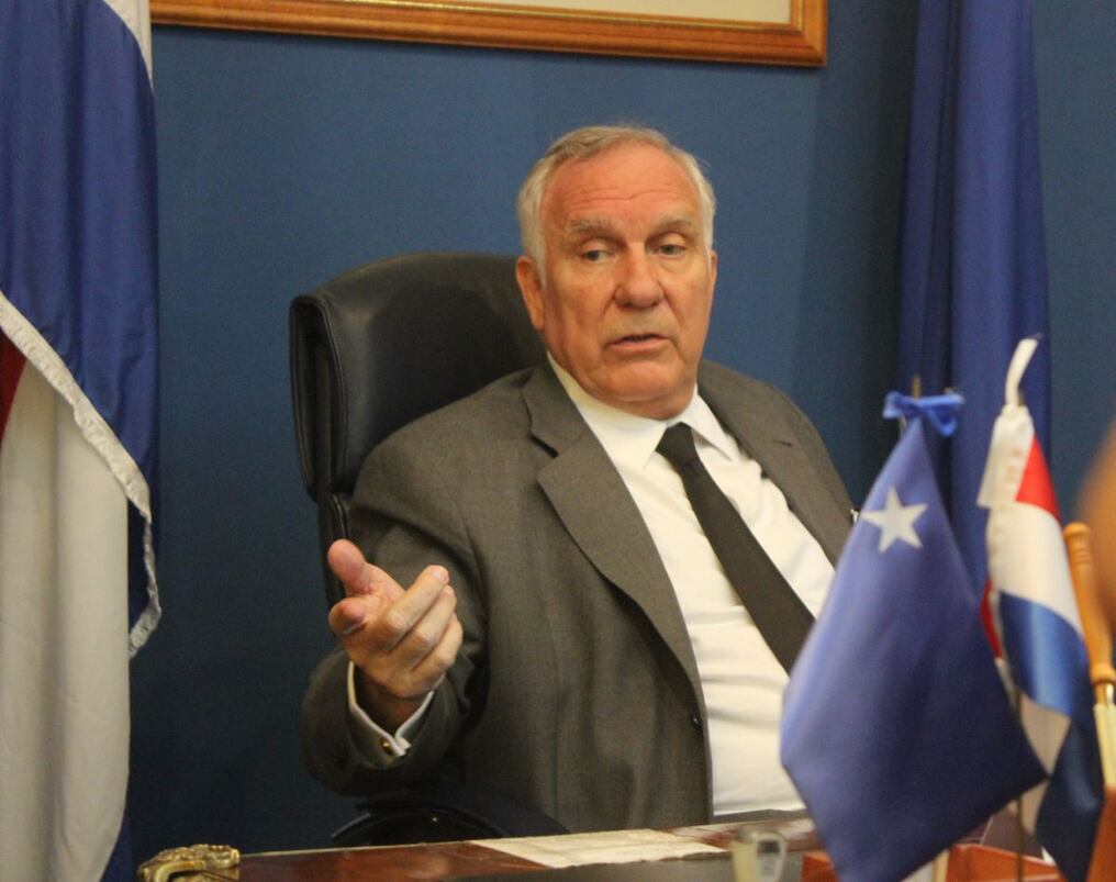 El senador Miguel Abdón Saguier, presidente del Partido Liberal Radical Auténtico (PLRA).