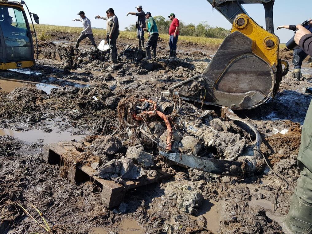 Los motores de la avioneta del MAG siniestrada serán trasladados hasta Asunción. Foto: Gentileza