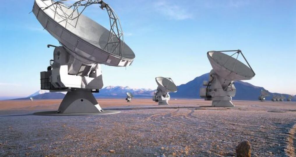 El profesor planetario de la Universidad Técnica de Berlín Dirk Schulze-Makuch y sus colegas investigadores visitaron el desierto en 2015 para estudiar los tipos de vida que podrían existir.