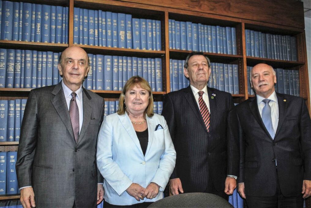 Serra (Brasil), Mancorra (Argentina), Nin Novoa (Uruguay) y Loizaga (Paraguay) en una reciente reunión. Uruguay no firmó la declaración.