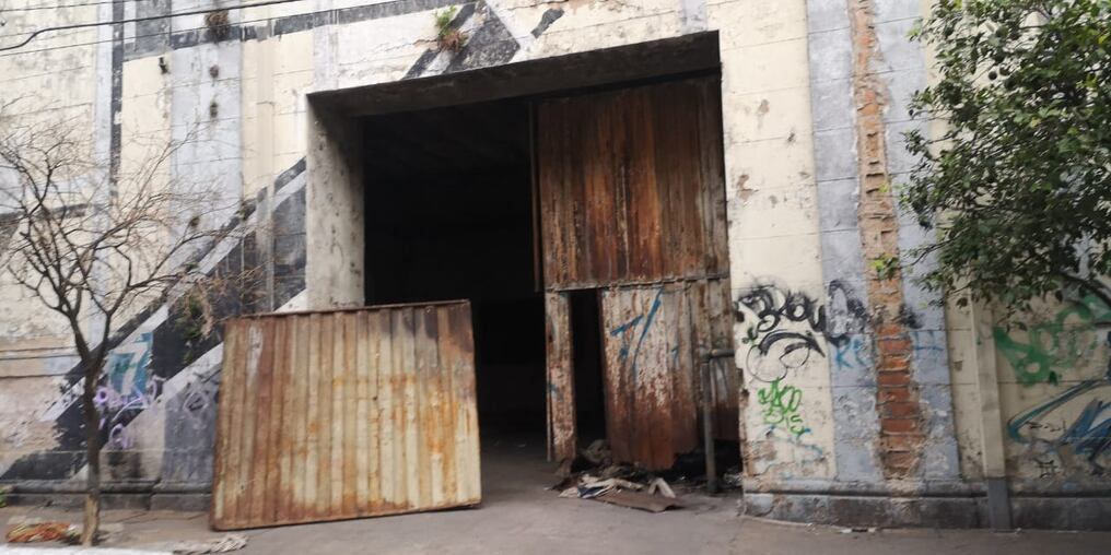 Una niña indígena fue abusada y abandonada maniatada en la Ex Cervecería Paraguaya. Foto: Universo 970.