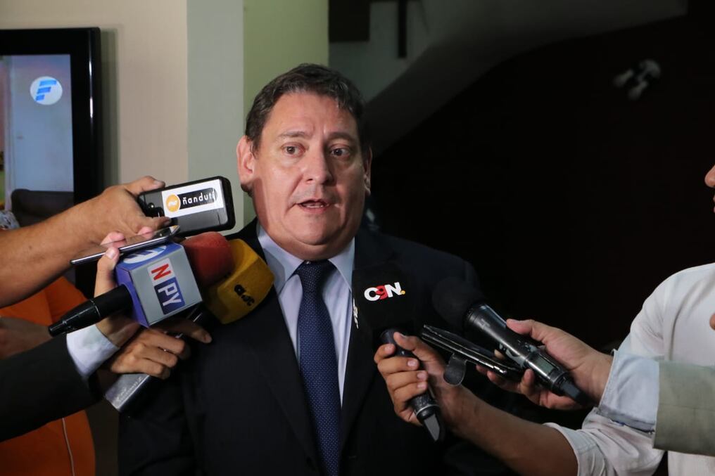 Debido a que fueron sorprendidos en su buena fe y colaboraron con la investigación, la Fiscalía no imputó a Ronaldinho y a su hermano y plantea el beneficio de una salida procesal. GENTILEZA.
