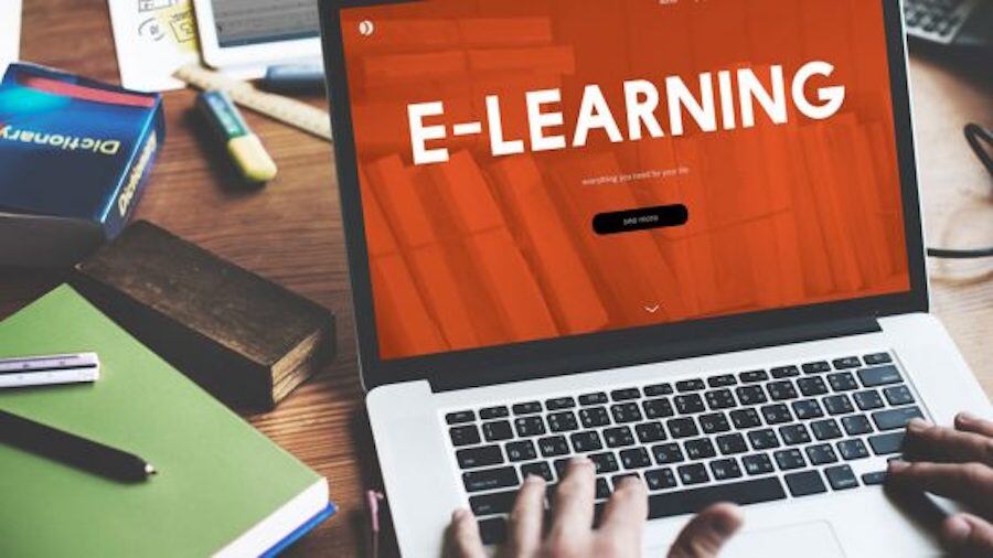 Los estudiantes señalan que “dar tareas en forma virtual no es desarrollar clases”. Foto: Archivo.