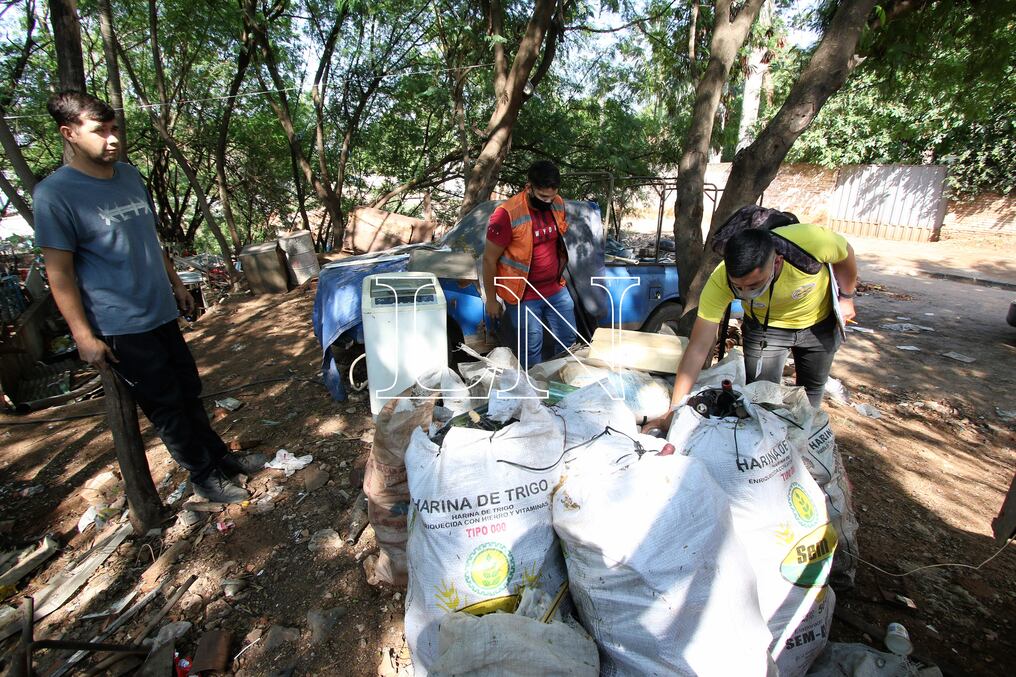 El Servicio Nacional de Erradicación del Paludismo no cobra por las fumigaciones. Desde el ente instan a la ciudadanía a eliminar los criaderos de mosquitos. Foto: Pánfilo Leguizamón.