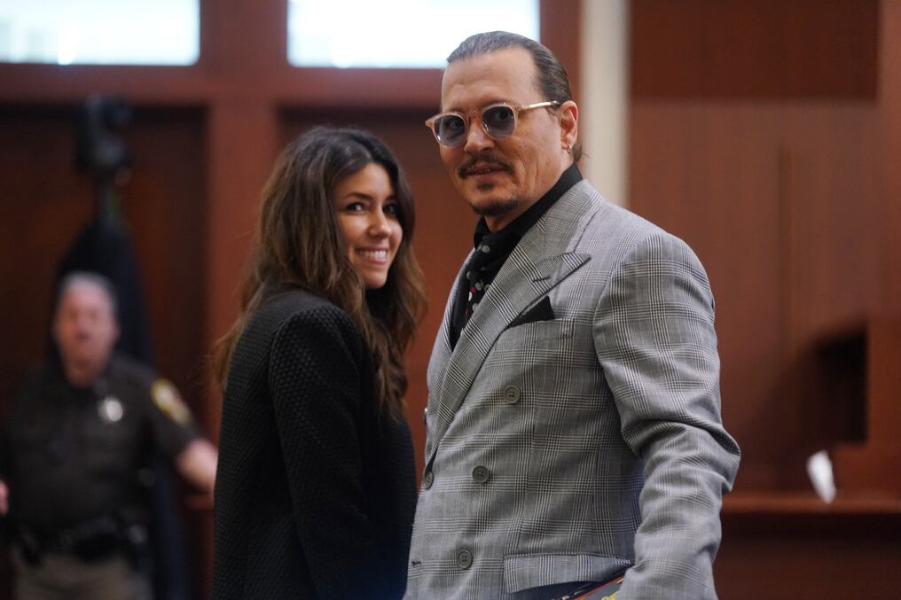 Nacida en EEUU, de padre colombiano y madre cubana, Camille Vásquez ha sido elevada a socia del bufete Brown Rudnick tras el veredicto que favoreció al actor contra su exesposa. Foto: AFP.