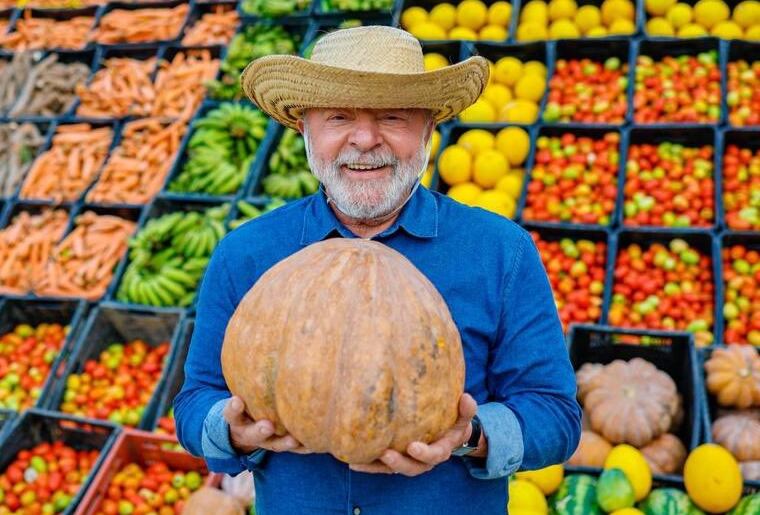 El mandatario brasileño, en la imagen durante la reciente presentación del Programa de Adquisición de Alimentos, llegará el domingo a Asia. Foto: @LulaOficial.