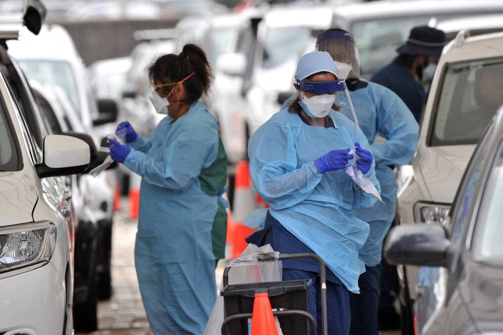 Se registran 131 personas internadas, de las cuales 41 están en las unidades de terapia intensiva luchando por su vida. Foto: AFP.