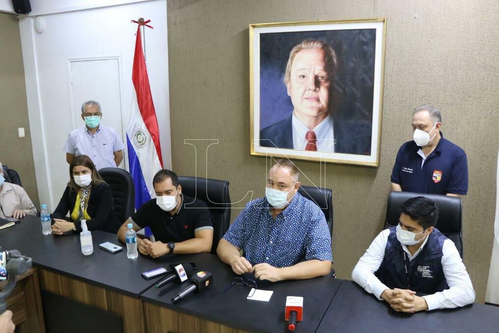 Explicaron que ya pidieron al ministro Julio Mazzoleni y al presidente de la República Mario Abdo Benítez el decreto respectivo para que inmediatamente se dicten nuevas medidas , porque “la segunda oleada es muy fuerte”. Foto: Gustavo Galeano