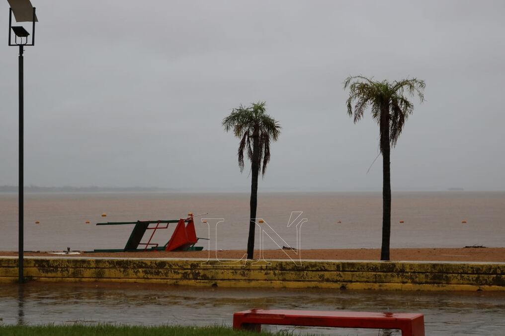 En la costanera de Encarnación, Itapúa, el viento llegó a una velocidad de 79 kilómetros por hora. Foto: Ilustrativa.