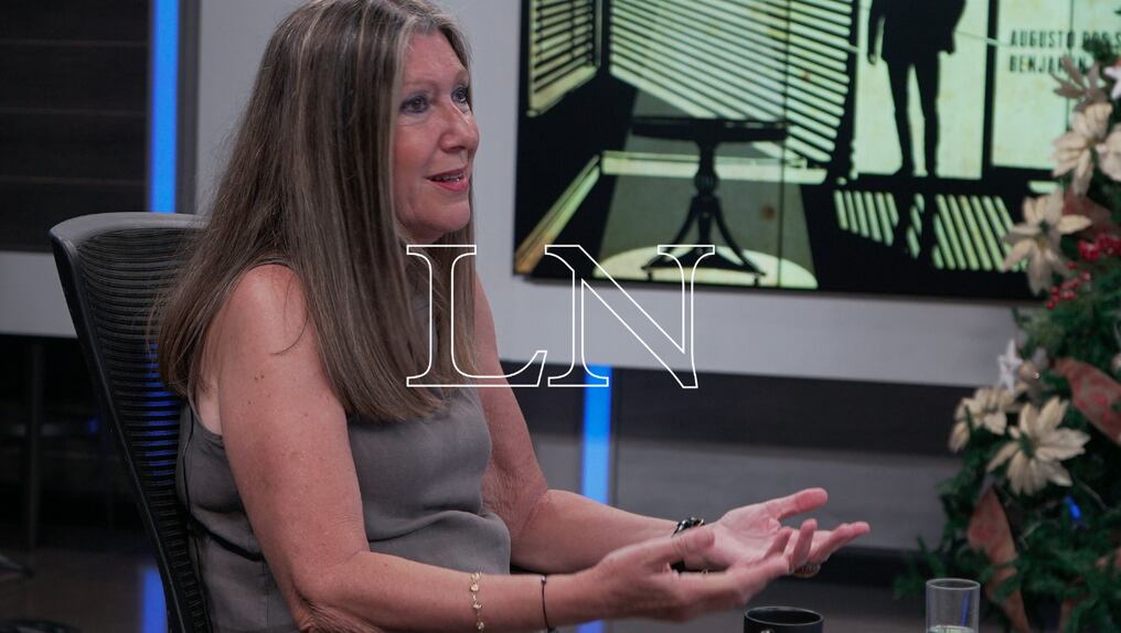 Susana Gertopán sostuvo que no puede vivir sin escribir. Para ella la literatura es vital, es como comer o dormir. Su vida gira en función a la escritura. Foto: Leandro Veragua.