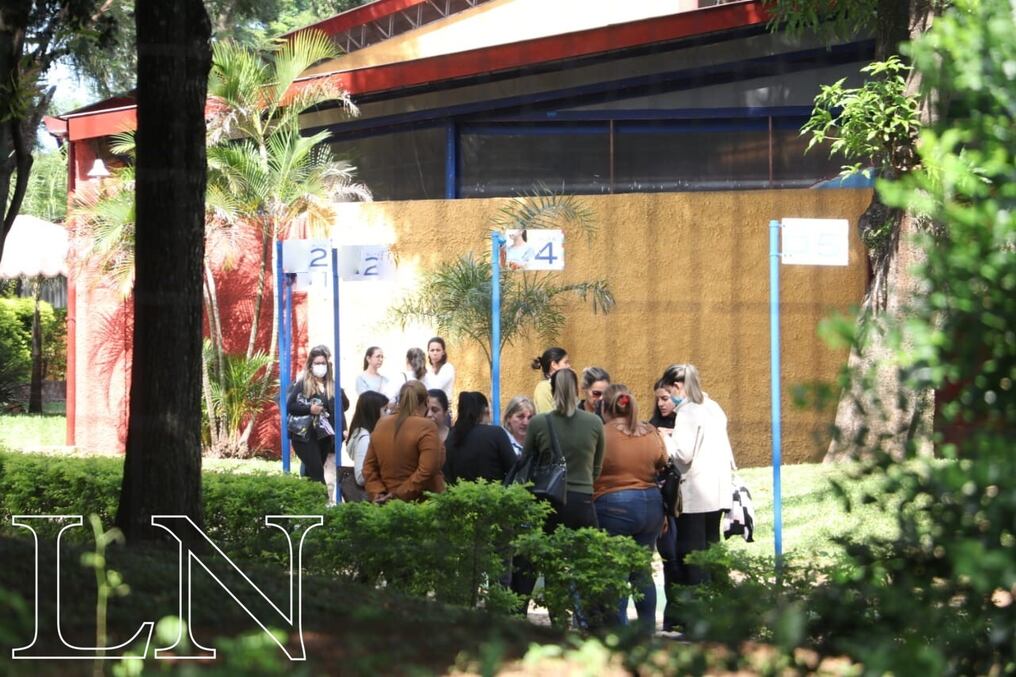 Padres del colegio de Lambaré levantaron la voz y condenaron enérgicamente los hechos ocurridos en la institución. Foto: Emilio Bazán.
