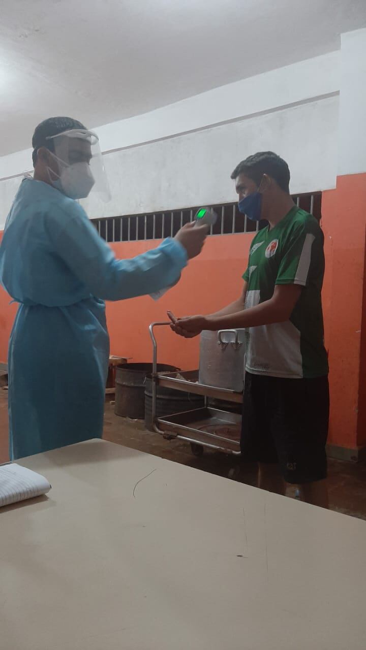 Los 33 casos positivos fueron detectados mediante un control aleatorio. Foto: Universo 970 AM.