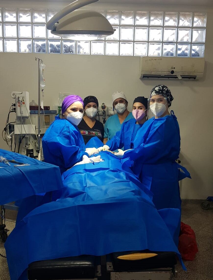 Se trata de la primera cirugía en el Servicio de Mastología y la misma fue realizada con éxito a una paciente de 21 años. Foto: Gentileza.