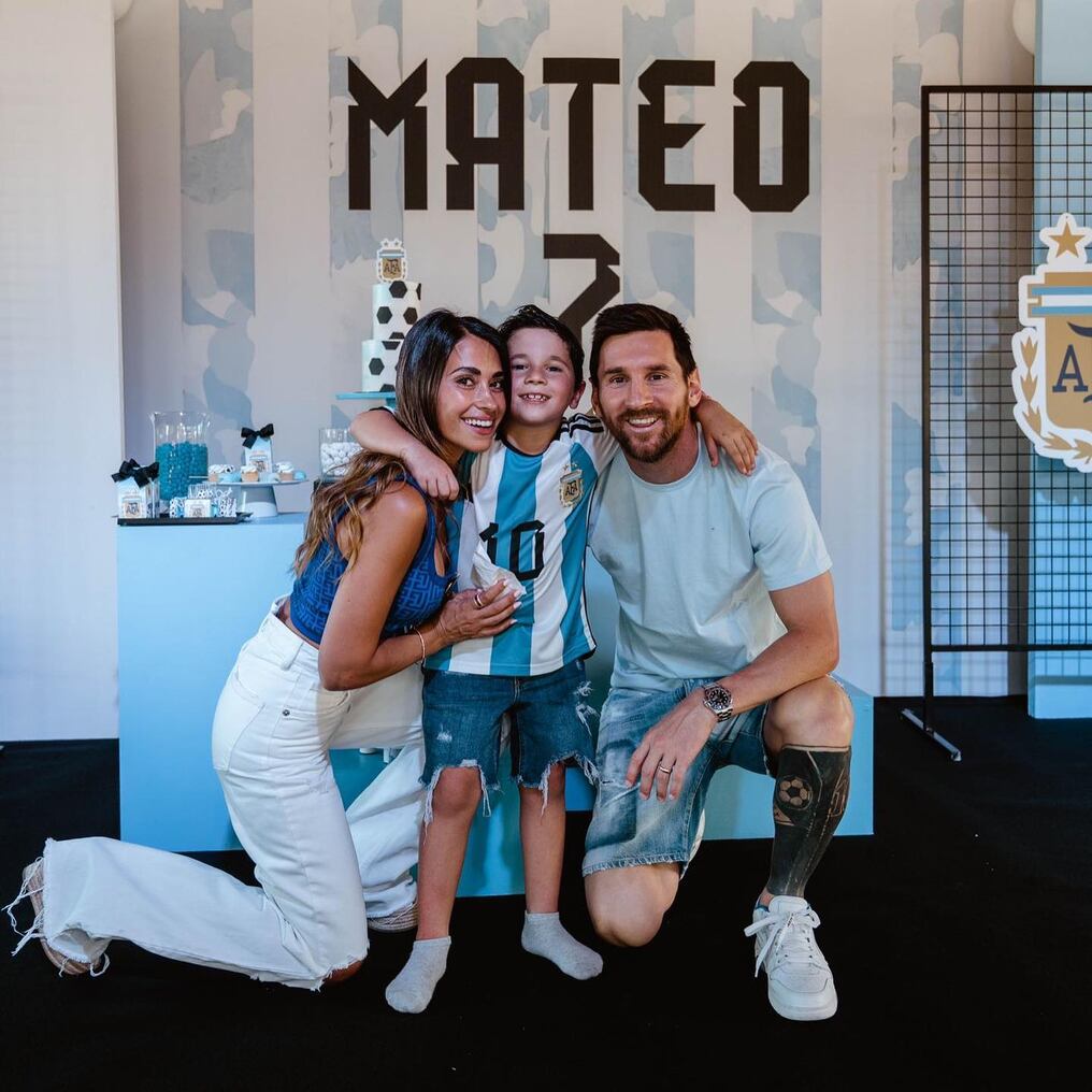 El futbolista y su esposa organizaron una gran fiesta temática de la Selección Argentina para festejar un año más vida de su segundo hijo. Foto: Gentileza.