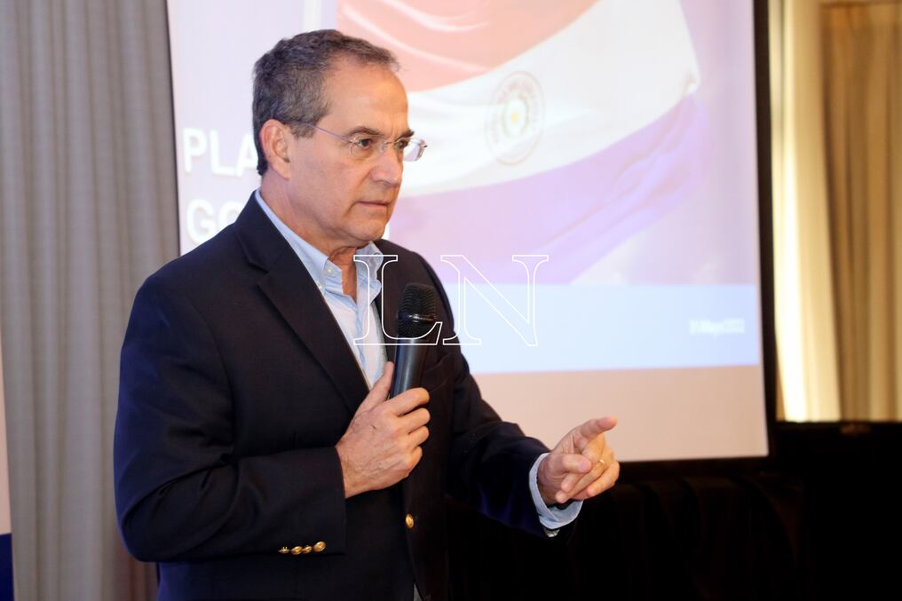 El exintendente de Asunción y precandidato presidencial cuestionó la figura de Efraín Alegre, actual presidente del Partido Liberal. Foto: Emilio Bazán.