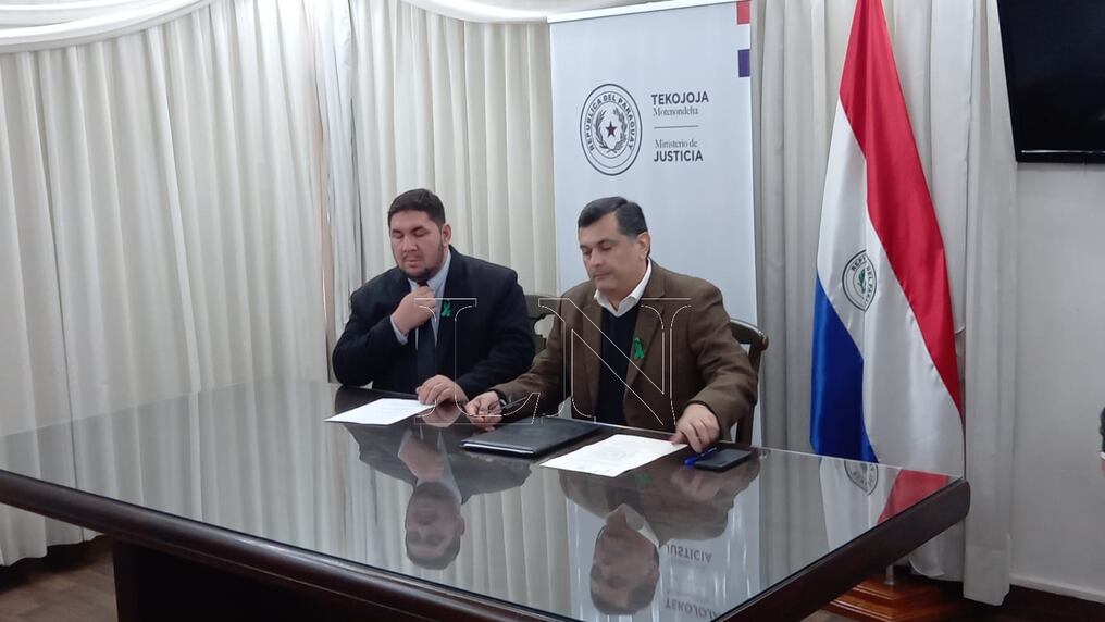 El ministro de Justicia, Édgar Olmedo informó sobre la intervención de la Penitenciaría Nacional de Tacumbú, tras confirmarse la fuga de presos el pasado domingo. Foto: Ever Benegas.