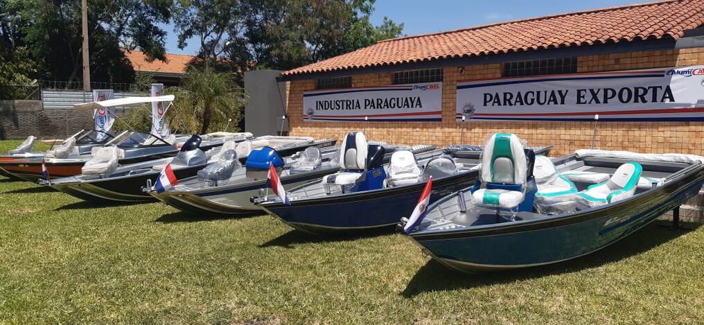 Las lachas son producidas íntegramente en el país, son de duro aluminio y de uso recreativo y deportivo aptas para ríos. Foto: Gentileza.
