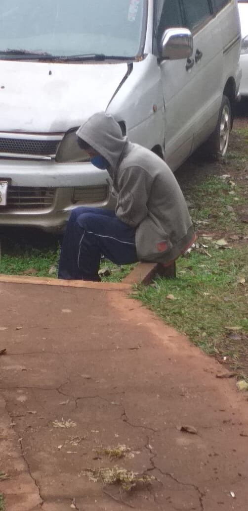El hombre se entregó alrededor de las 12:00 de este mediodía. Foto: Gentileza