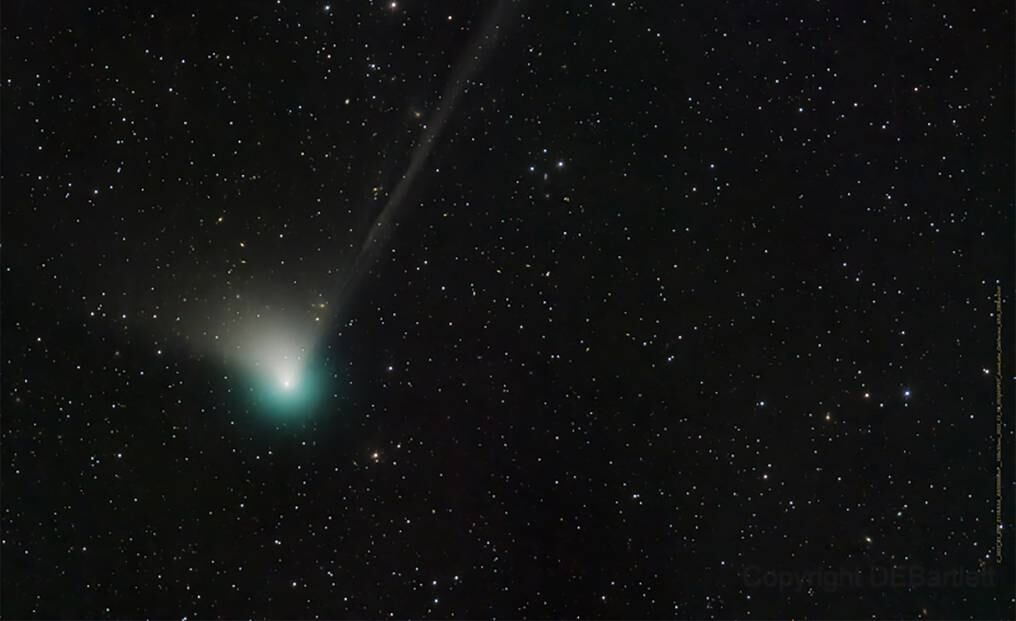 Es un pequeño cuerpo rocoso y helado, de un diámetro de apenas 1 km, descubierto en marzo del 2022 por el programa Zwicky Transient Facility (ZTF), que opera el telescopio Samuel-Oschin del Observatorio Palomar, en California.