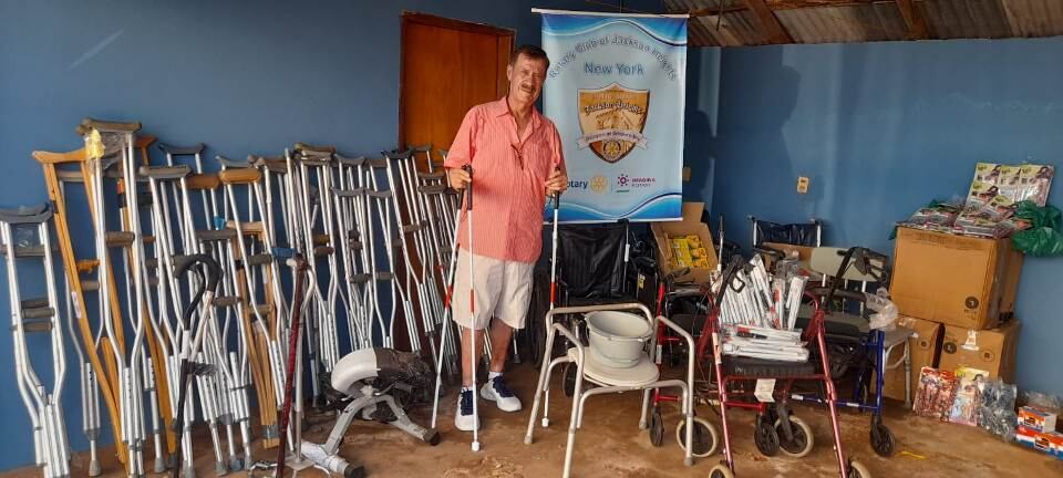 Hace más de 20 años que el señor Juan Lukis viene ayudando a compatriotas paraguayos con aportes sumamente significativos, especialmente para aquellas personas con problemas de salud, niños y personas con discapacidad. Foto: Gentileza.
