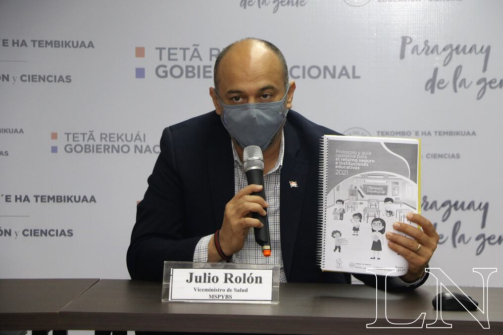 Piden a las personas que no dejen su tratamiento y que si tienen problemas de dinero o les dicen que no hay medicamentos, que vayan a la dirección. Foto Archivo/Christian Meza.