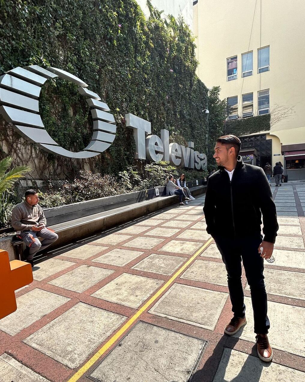 El periodista de Gen/Nación Media dejó un enigmático mensaje en redes sociales sobre posibles proyectos en Televisa. Foto: Instagram.