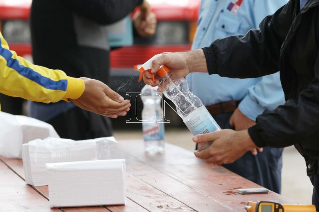 El lavado y desinfección de manos es una de las medidas sanitarias importantes para evitar la propagación del nuevo coronavirus. Foto: Nadia Monges.