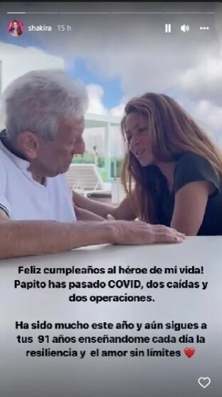 La intérprete de “Waka waka” deleitó a su padre con una serenata, con la canción “Hay amores”, en el día de su cumpleaños. Foto: Captura de pantalla.