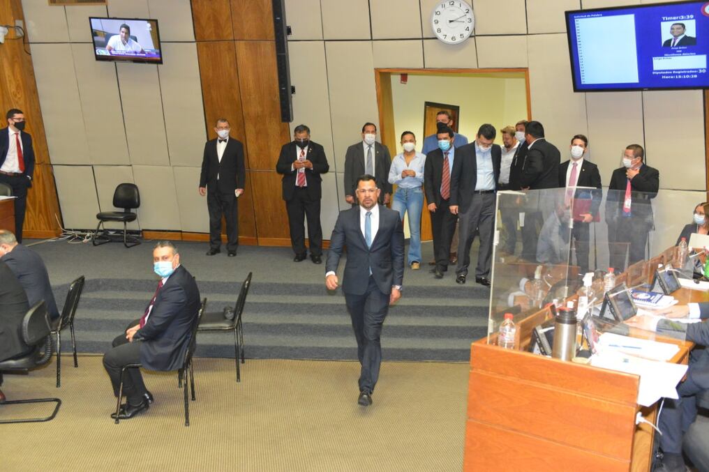 El diputado colorado no desaprovechó la oportunidad para recriminar al presidente por no prestarle atención mientras se encontraba preso. Foto: Gentileza.